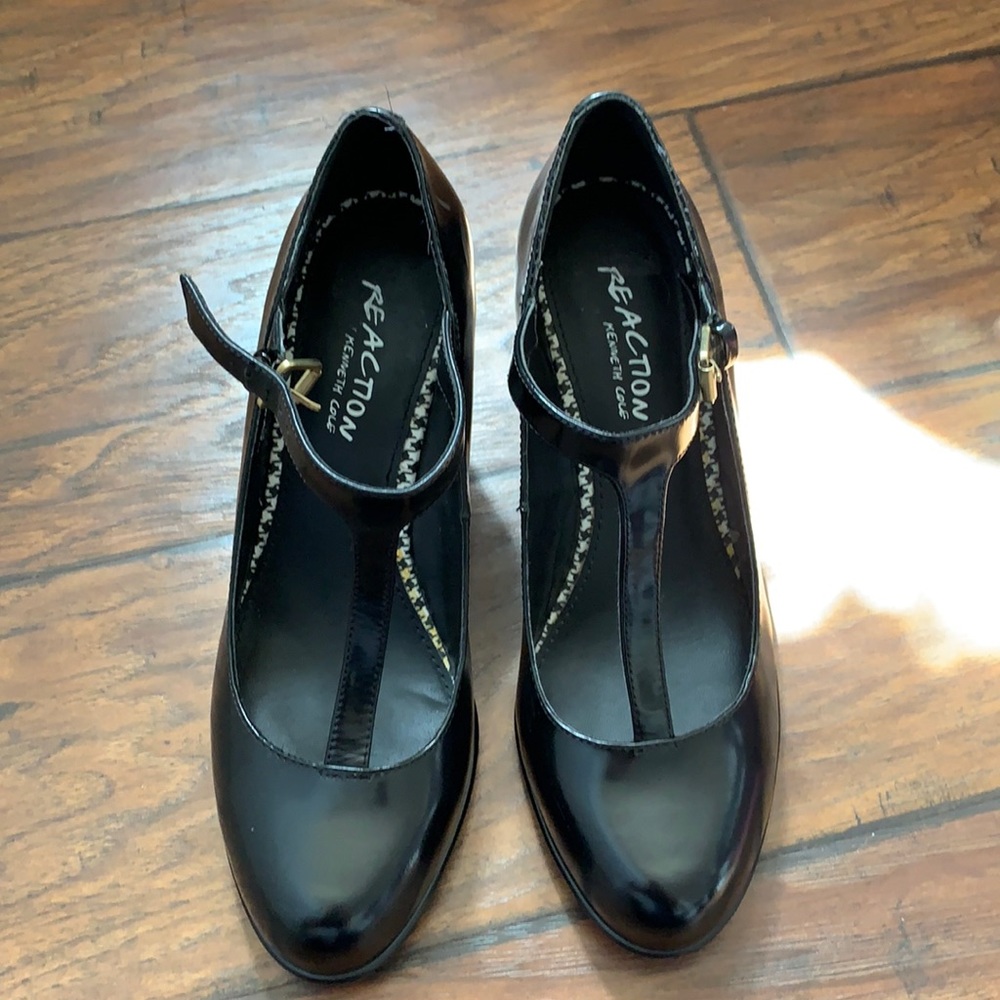 Kenneth Cole Reaction patent leather Mary Janes